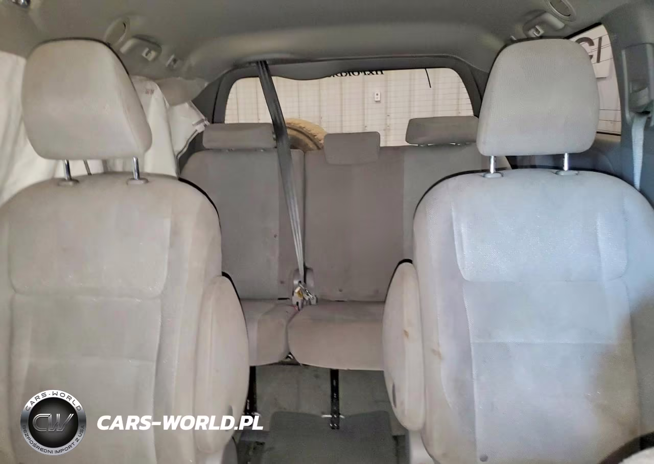 2015 Toyota Sienna L 7-Passenger VIN:5TDZK3DC1FS529986 - 10