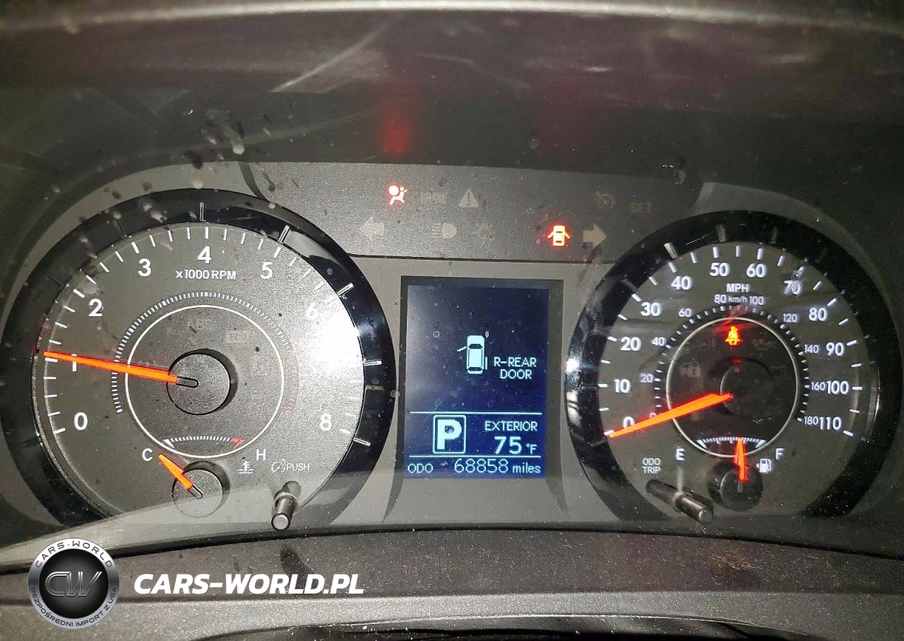 2015 Toyota Sienna L 7-Passenger VIN:5TDZK3DC1FS529986 - 9