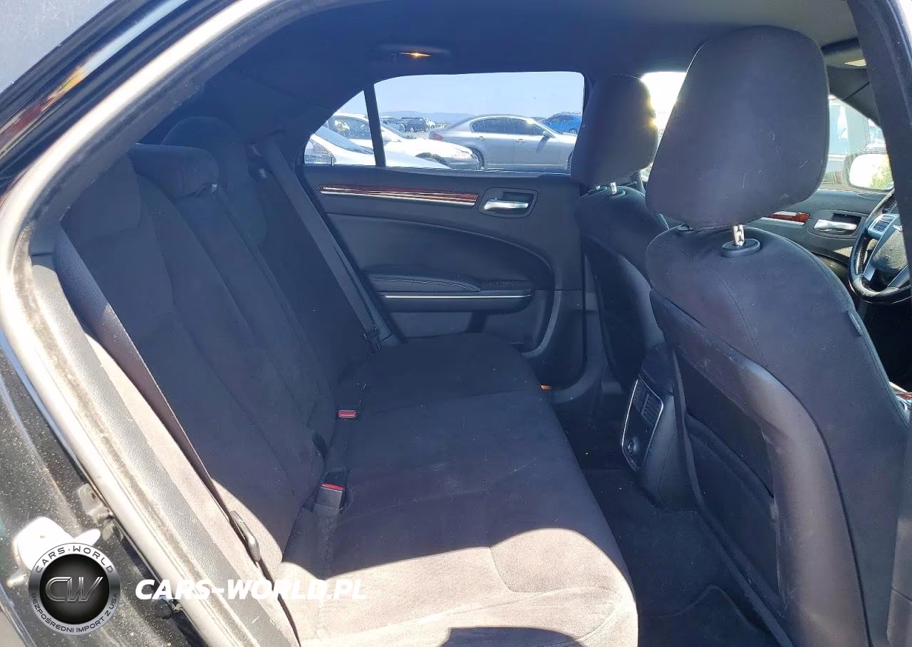 2012 Chrysler 300 VIN:2C3CCAAG0CH113683 - 10