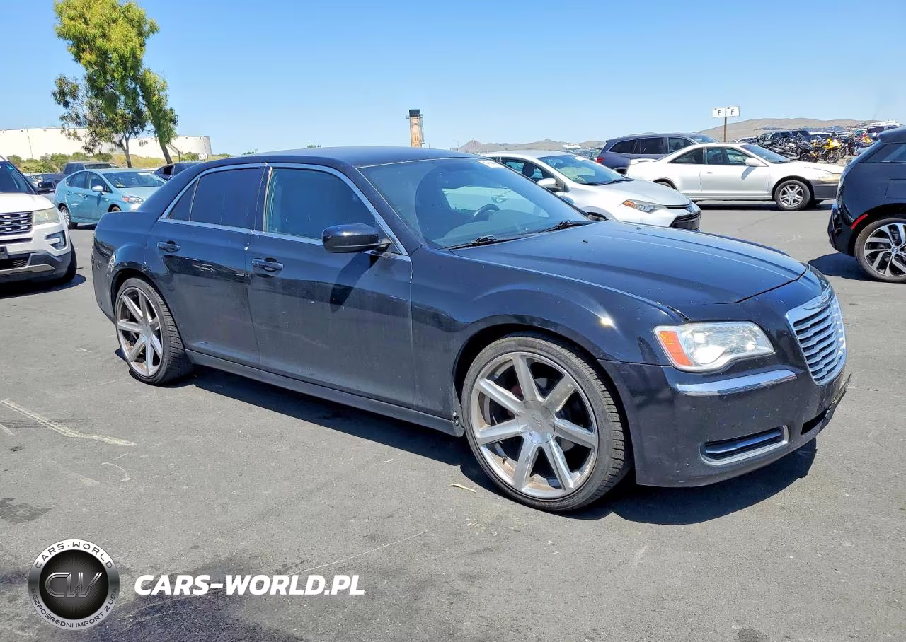2012 Chrysler 300 VIN:2C3CCAAG0CH113683 - 4
