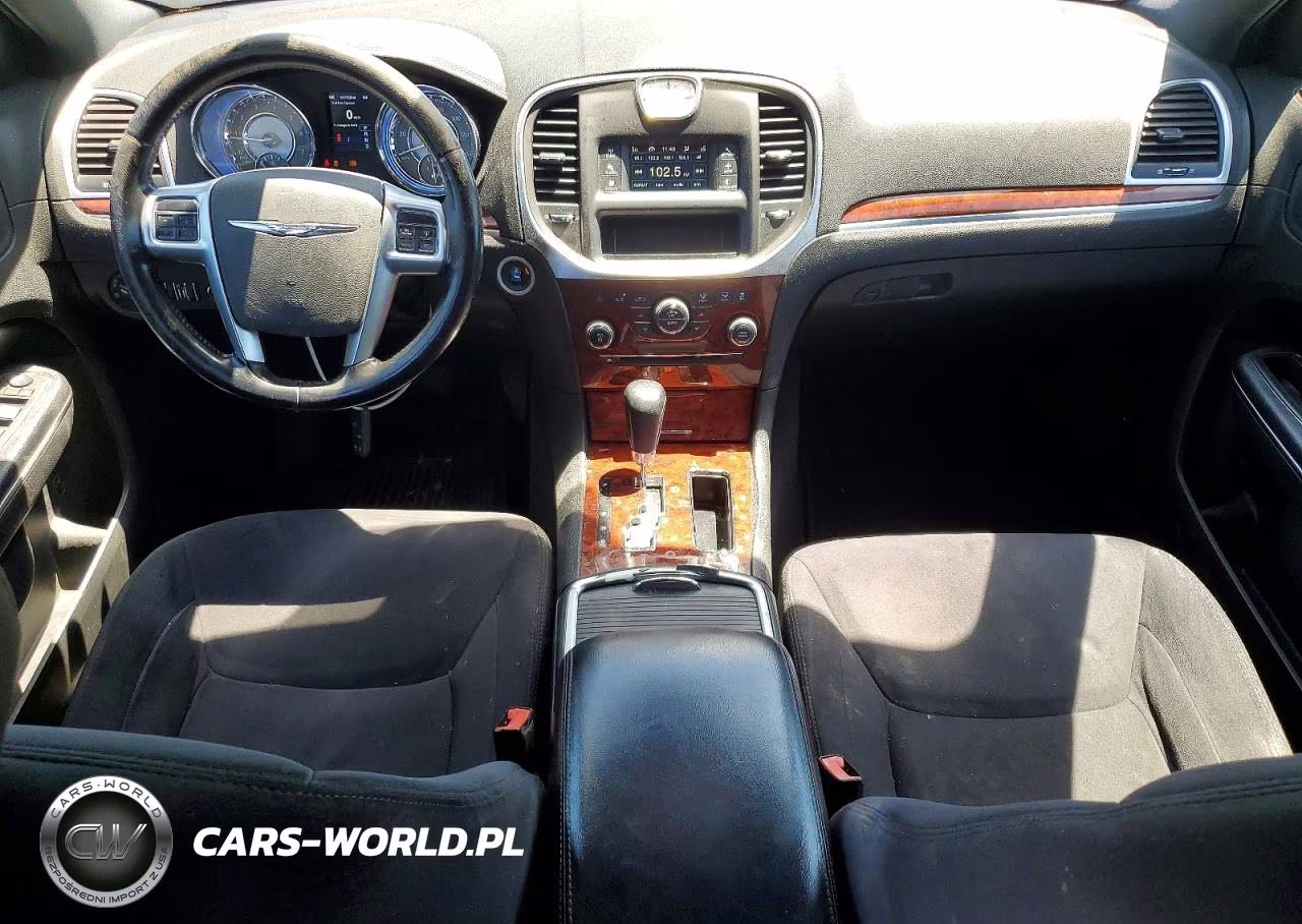 2012 Chrysler 300 VIN:2C3CCAAG0CH113683 - 8