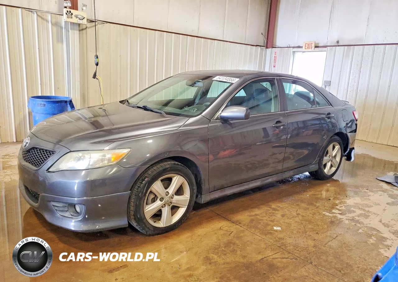 2011 Toyota Camry Se V6 – zdjęcie 1 z 12
