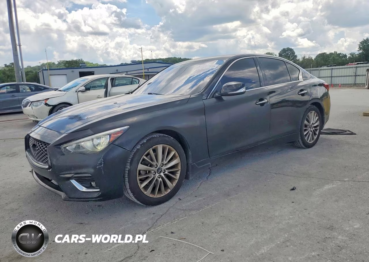 INFINITI Q50 LUXE
