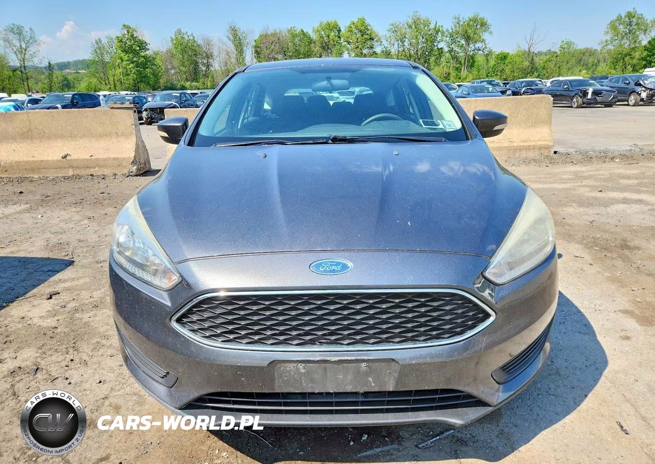 2016 Ford Focus Se VIN:1FADP3K21GL354458 - 5