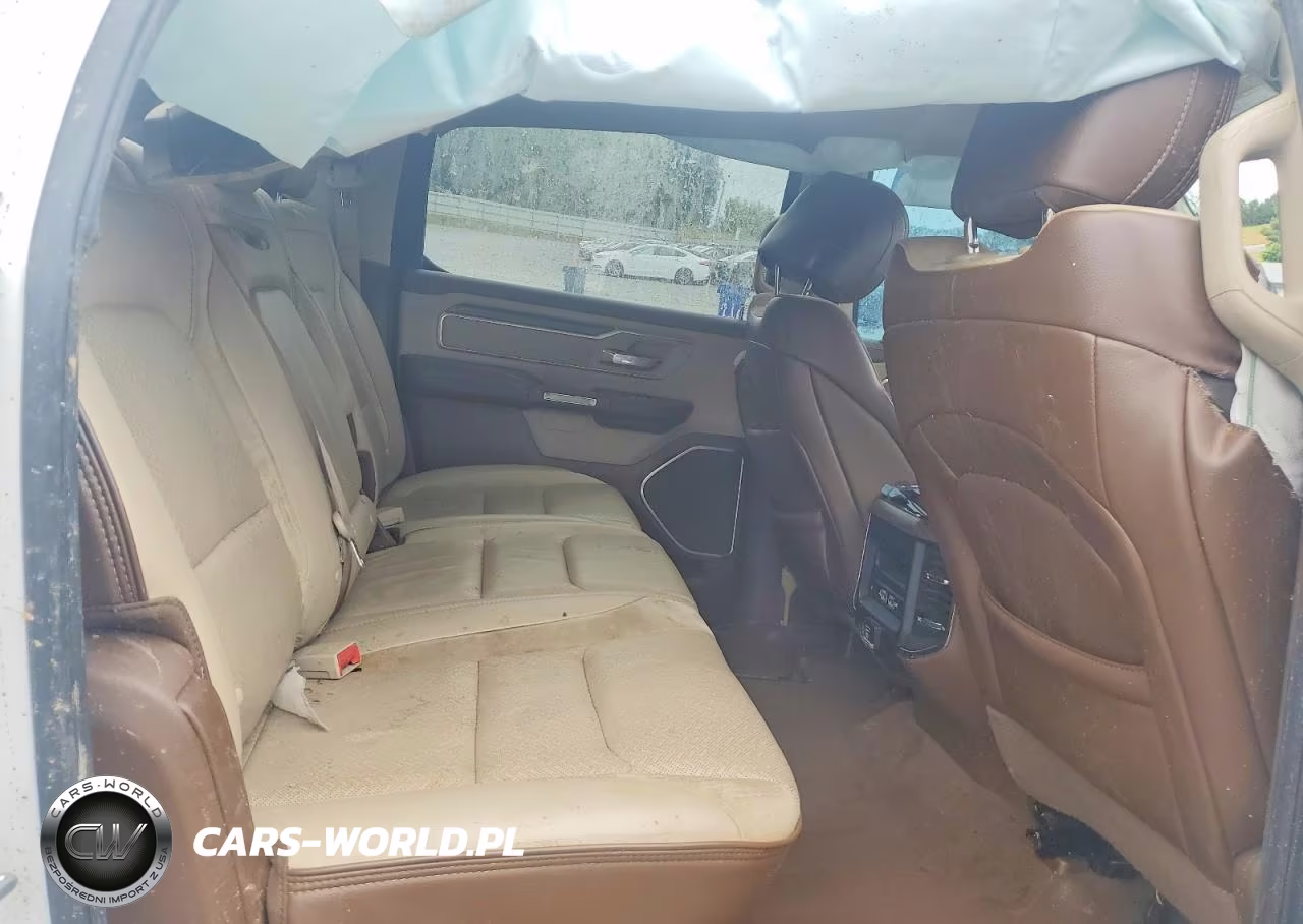 2019 Ram 1500 Laramie VIN:1C6SRFJT8KN920899 - 10
