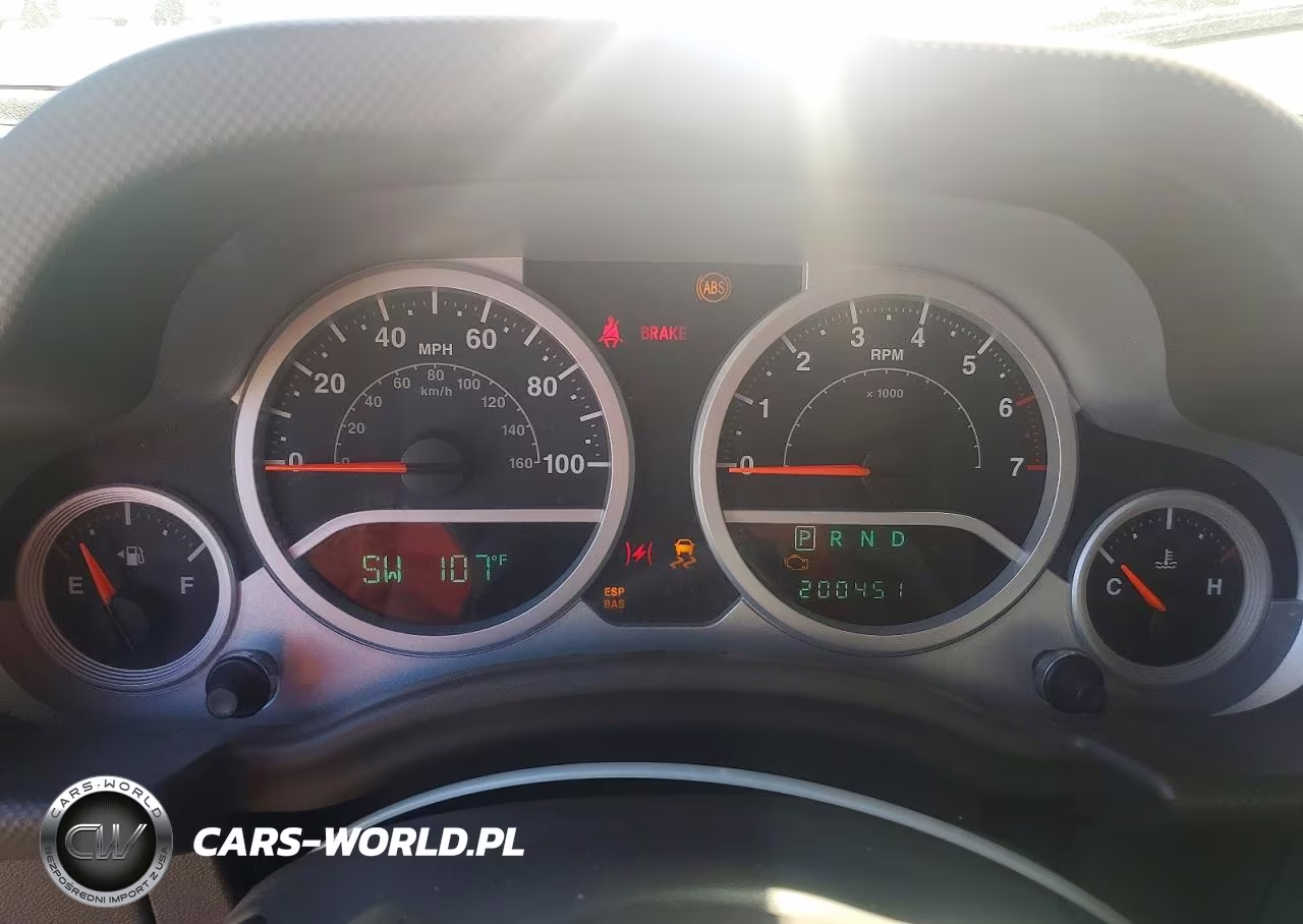 2007 Jeep Wrangler Sahara VIN:1J4GA59187L187155 - 9