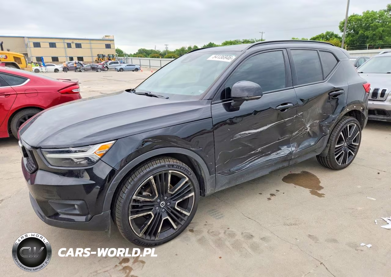 2022 Volvo Xc40 T5 R-Design