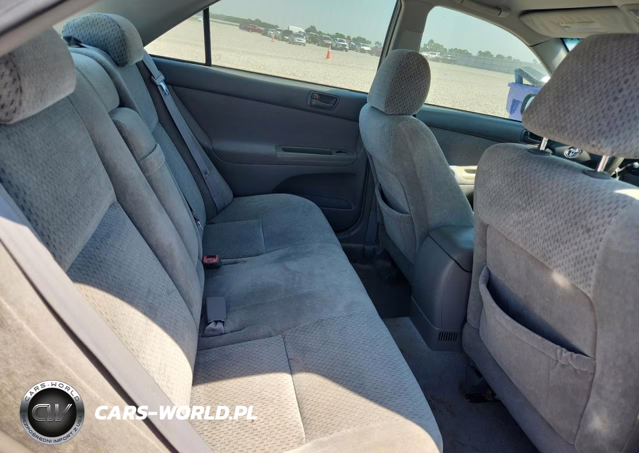 2004 Toyota Camry Le VIN:4T1BE32K74U371452 - 10