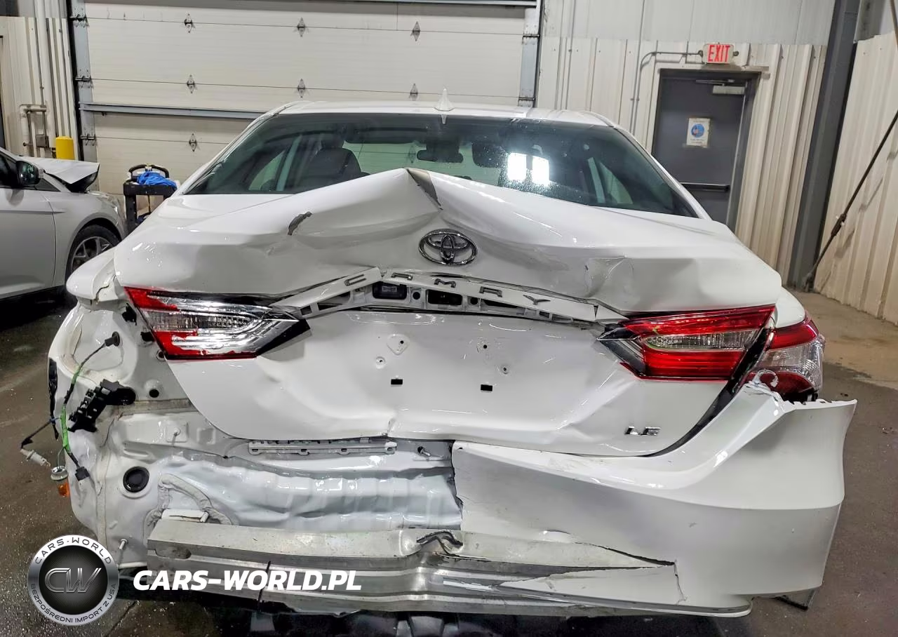 2020 Toyota Camry Le VIN:4T1C11AK1LU343828 - 6