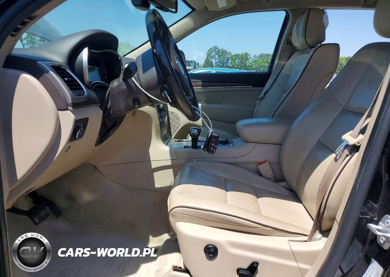 2015 Jeep Grand Cherokee Overland VIN:1C4RJFCG5FC211458 - 7