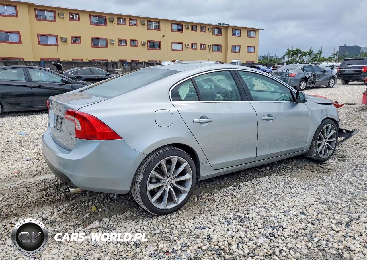 2013 Volvo S60 T5 VIN:YV1612FH4D2206460 - 3