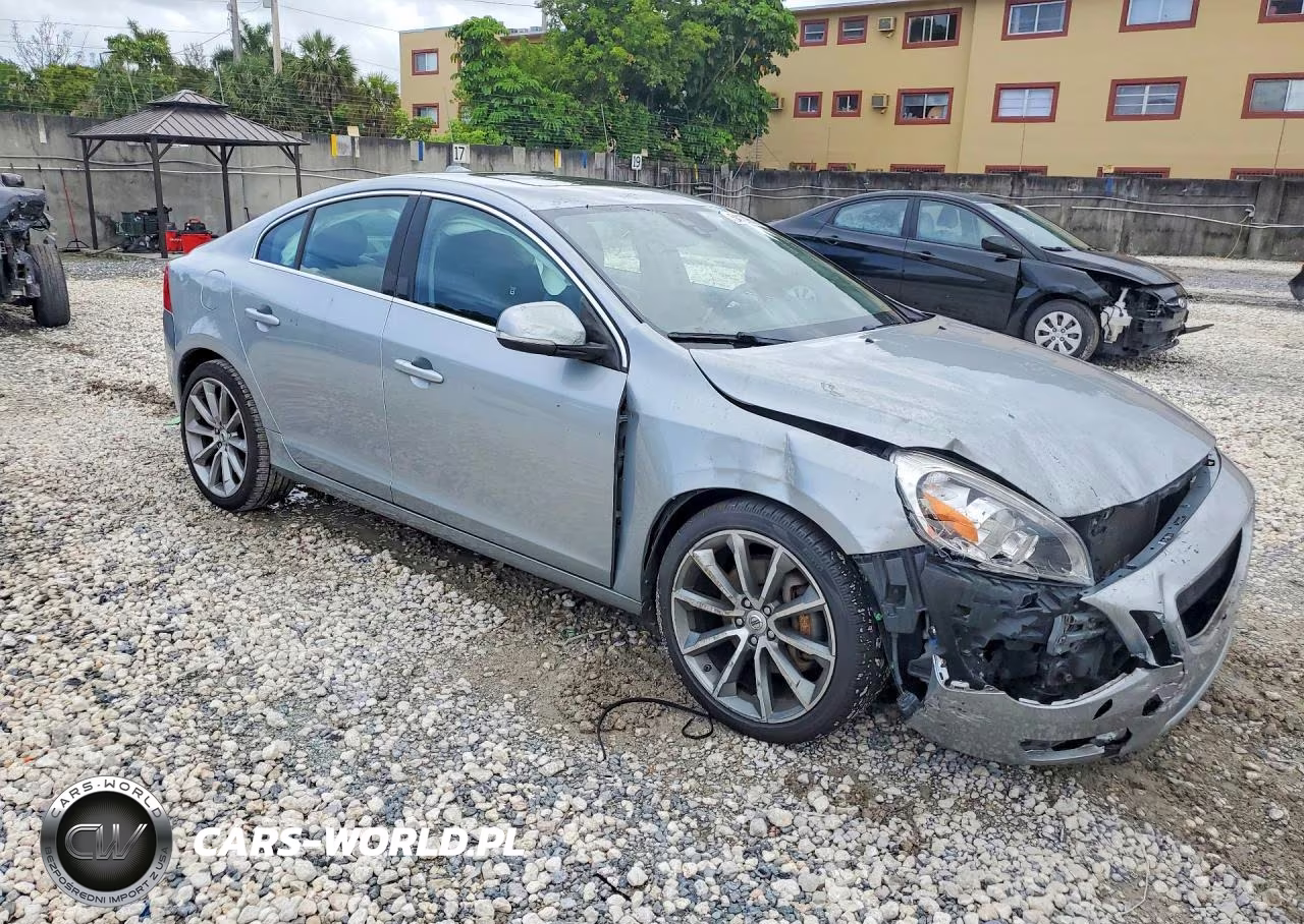 2013 Volvo S60 T5 VIN:YV1612FH4D2206460 - 4