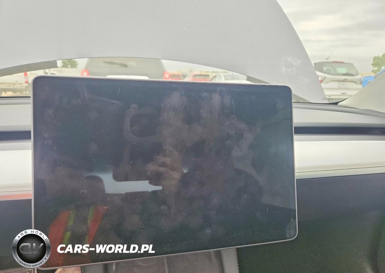 2023 Tesla Model 3 VIN:5YJ3E1EA7PF495024 - 9