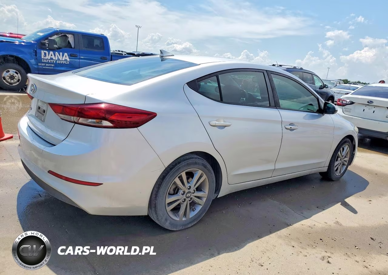 2018 Hyundai Elantra Value Edition VIN:KMHD84LF4JU586161 - 3