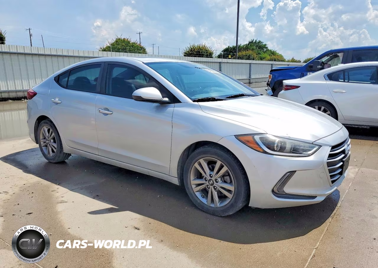 2018 Hyundai Elantra Value Edition VIN:KMHD84LF4JU586161 - 4