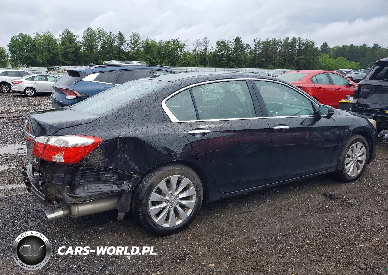 2015 Honda Accord Touring VIN:1HGCR3F94FA012831 - 3