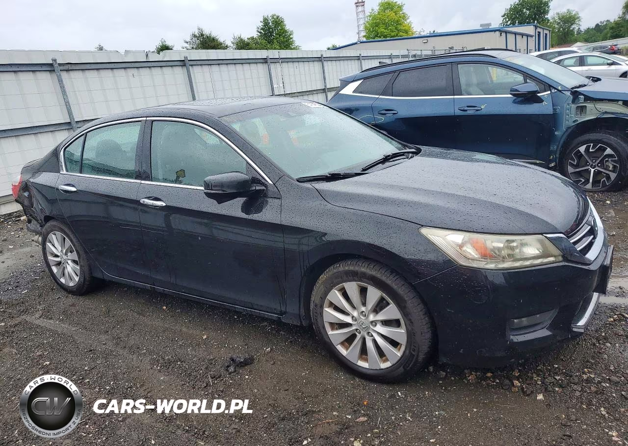 2015 Honda Accord Touring VIN:1HGCR3F94FA012831 - 4