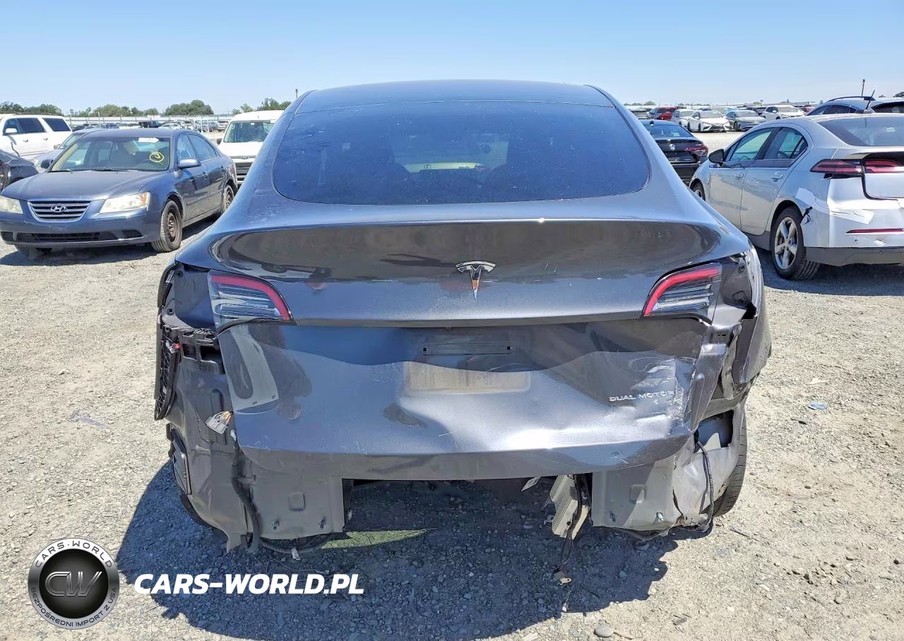 2022 Tesla Model Y VIN:7SAYGDEEXNF561764 - 6