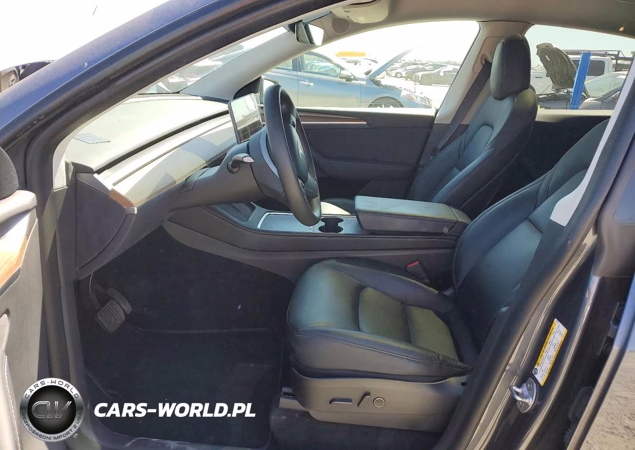 2022 Tesla Model Y VIN:7SAYGDEEXNF561764 - 7