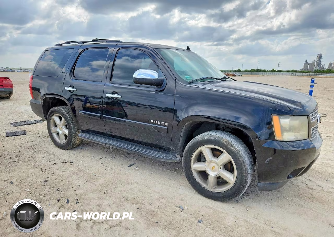 2008 Chevrolet Tahoe K1500 VIN:1GNFK130X8R141419 - 4
