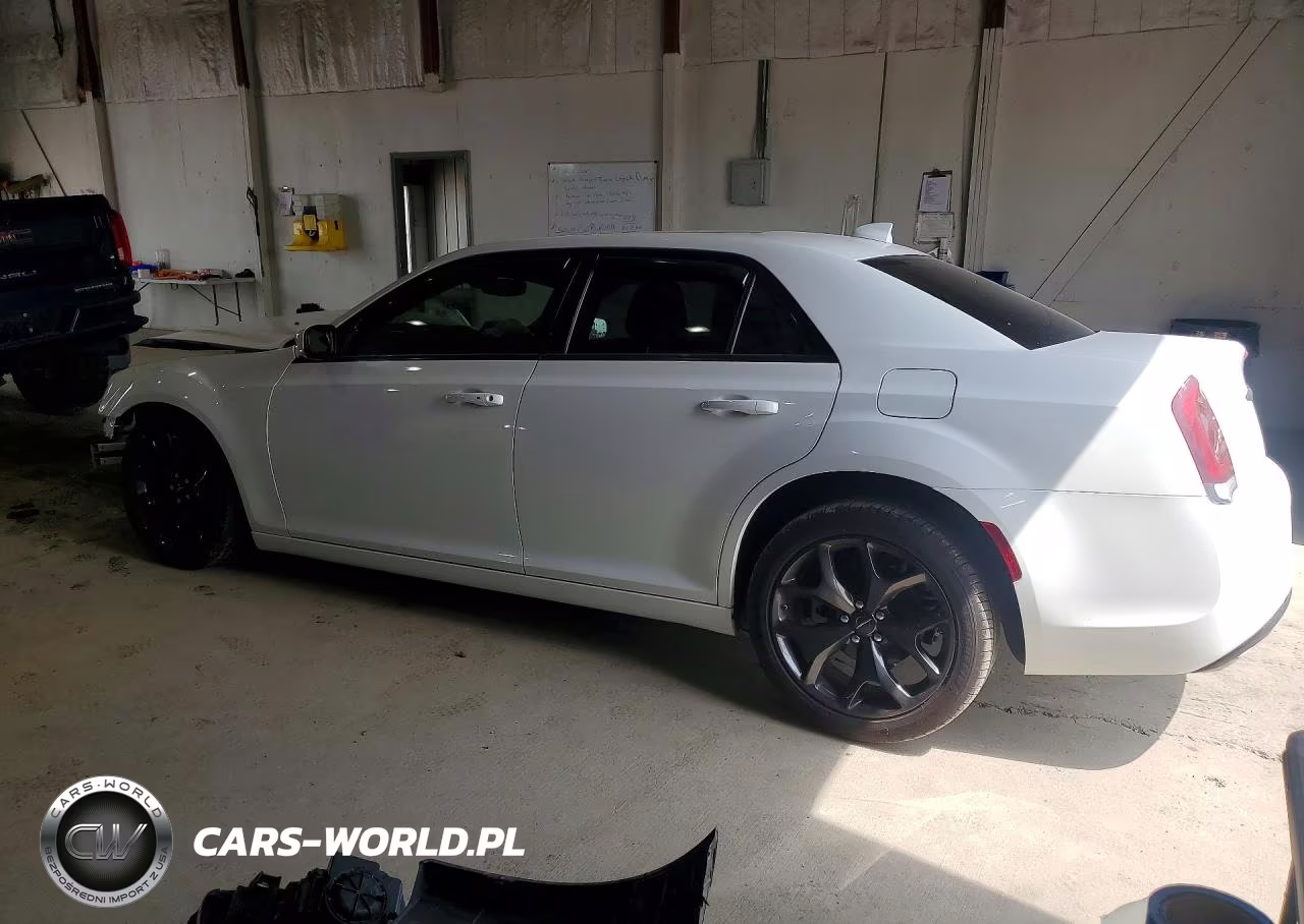 2023 Chrysler 300 S VIN:2C3CCABG6PH637148 - 2
