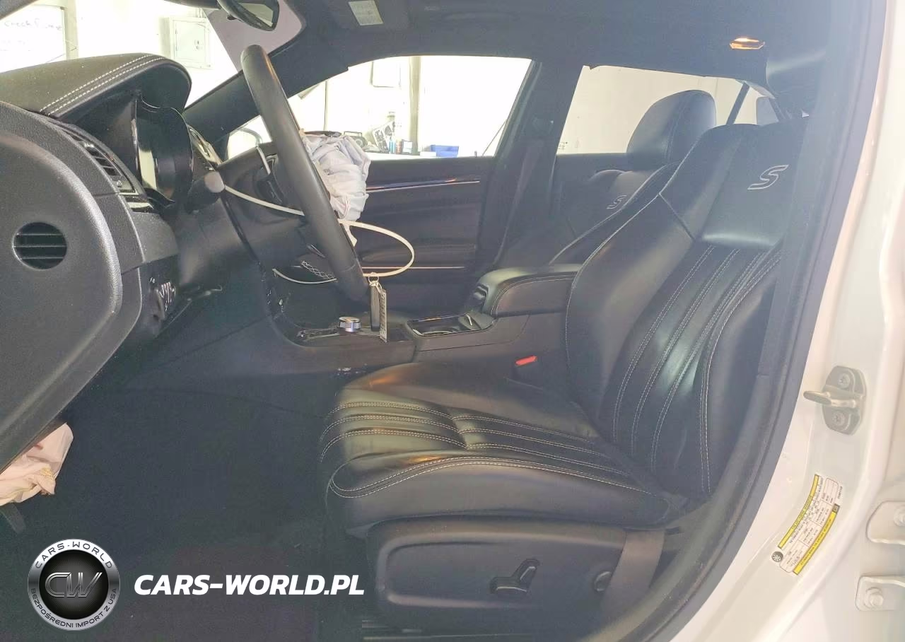 2023 Chrysler 300 S VIN:2C3CCABG6PH637148 - 7