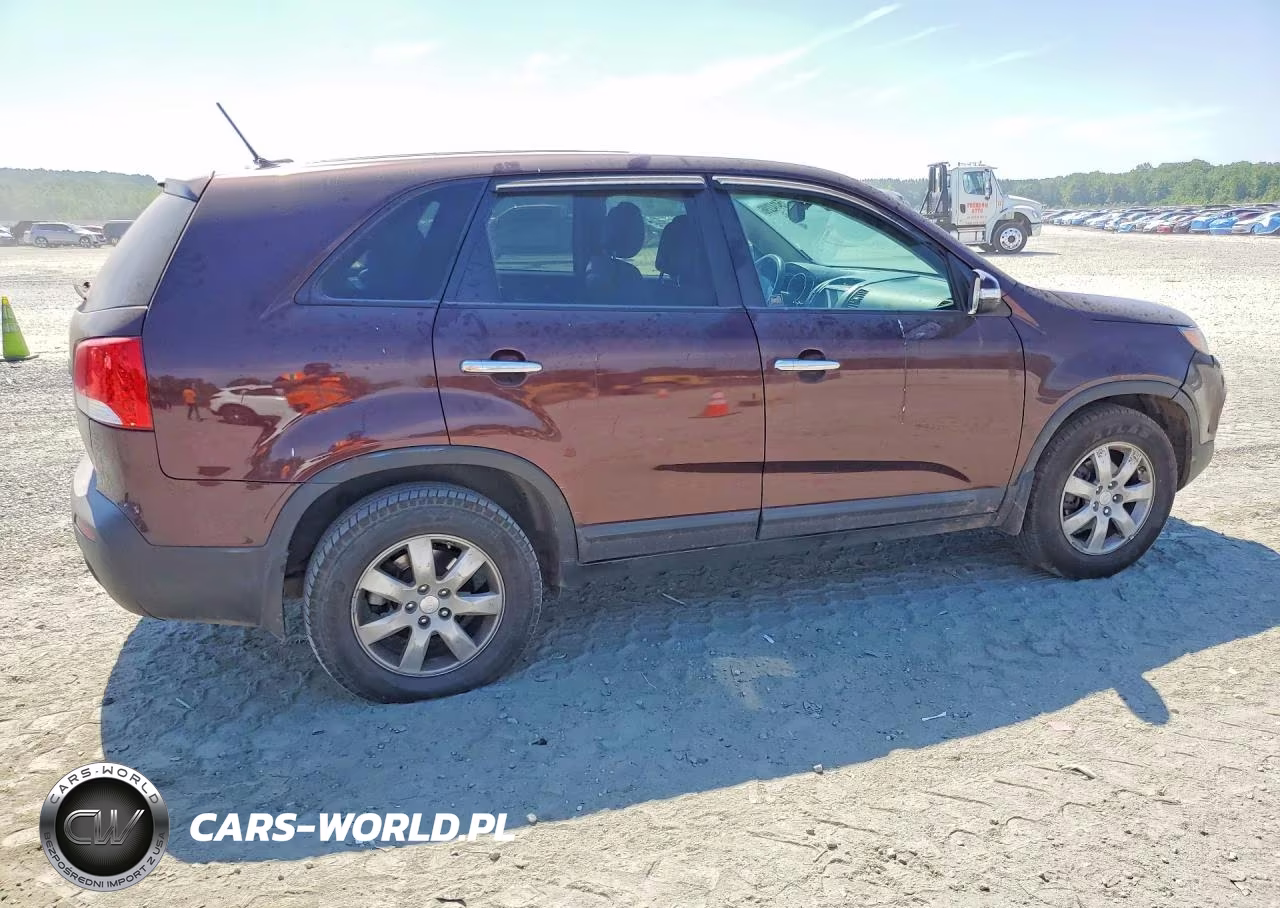 2011 Kia Sorento Lx VIN:5XYKT3A1XBG068957 - 3