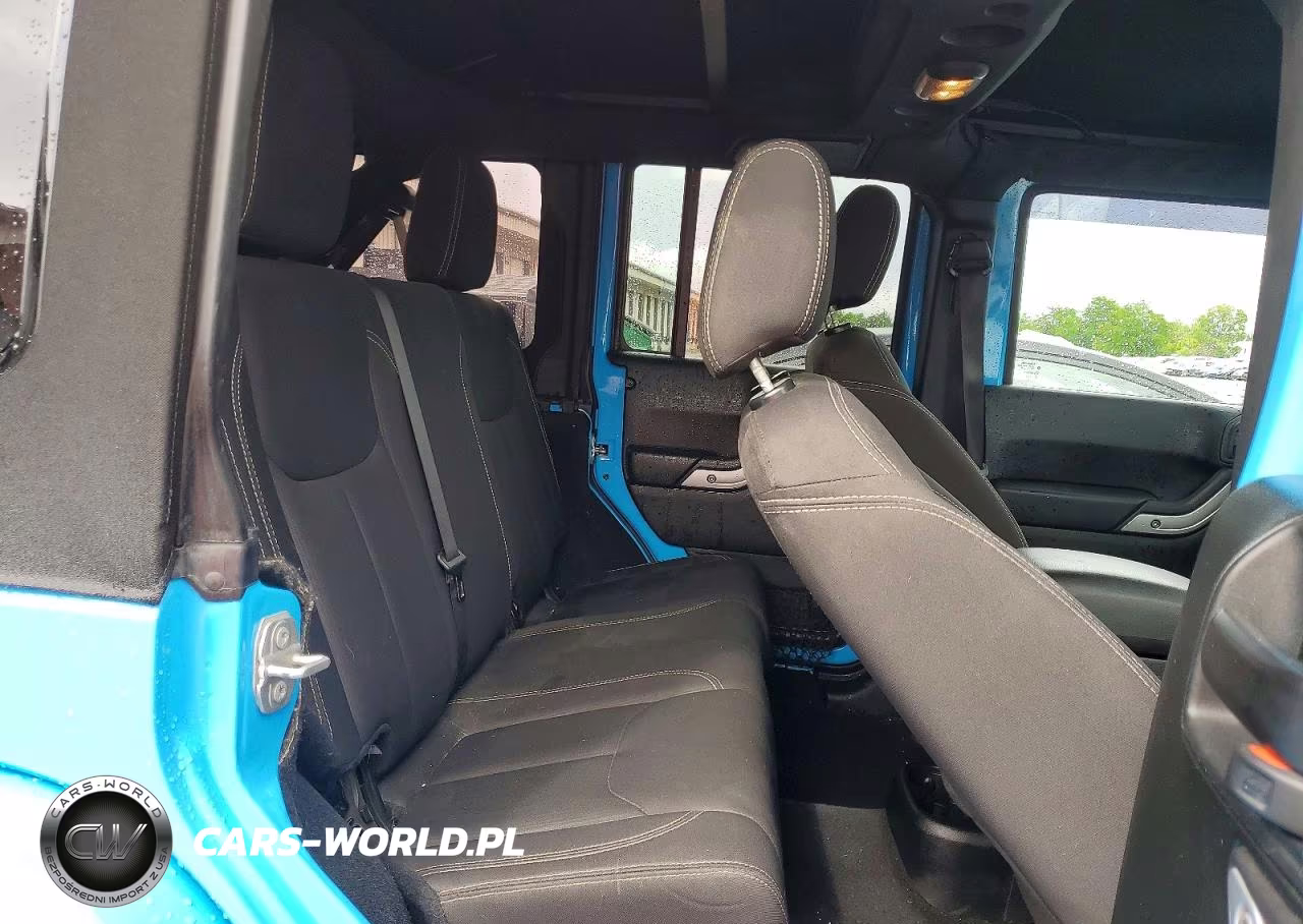 2018 Jeep Wrangler Unlimited Sahara VIN:1C4BJWEG3JL918839 - 10