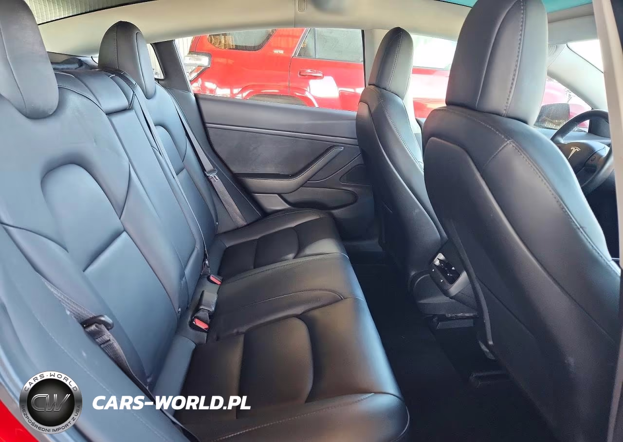 2018 Tesla Model 3 VIN:5YJ3E1EA6JF118210 - 10