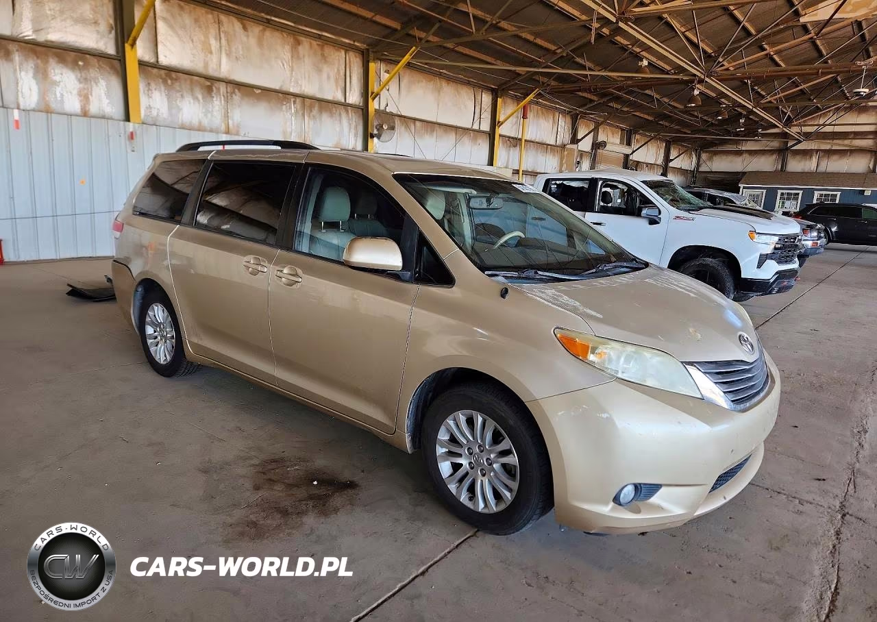 2013 Toyota Sienna Xle 8-Passenger VIN:5TDYK3DC2DS384949 - 4