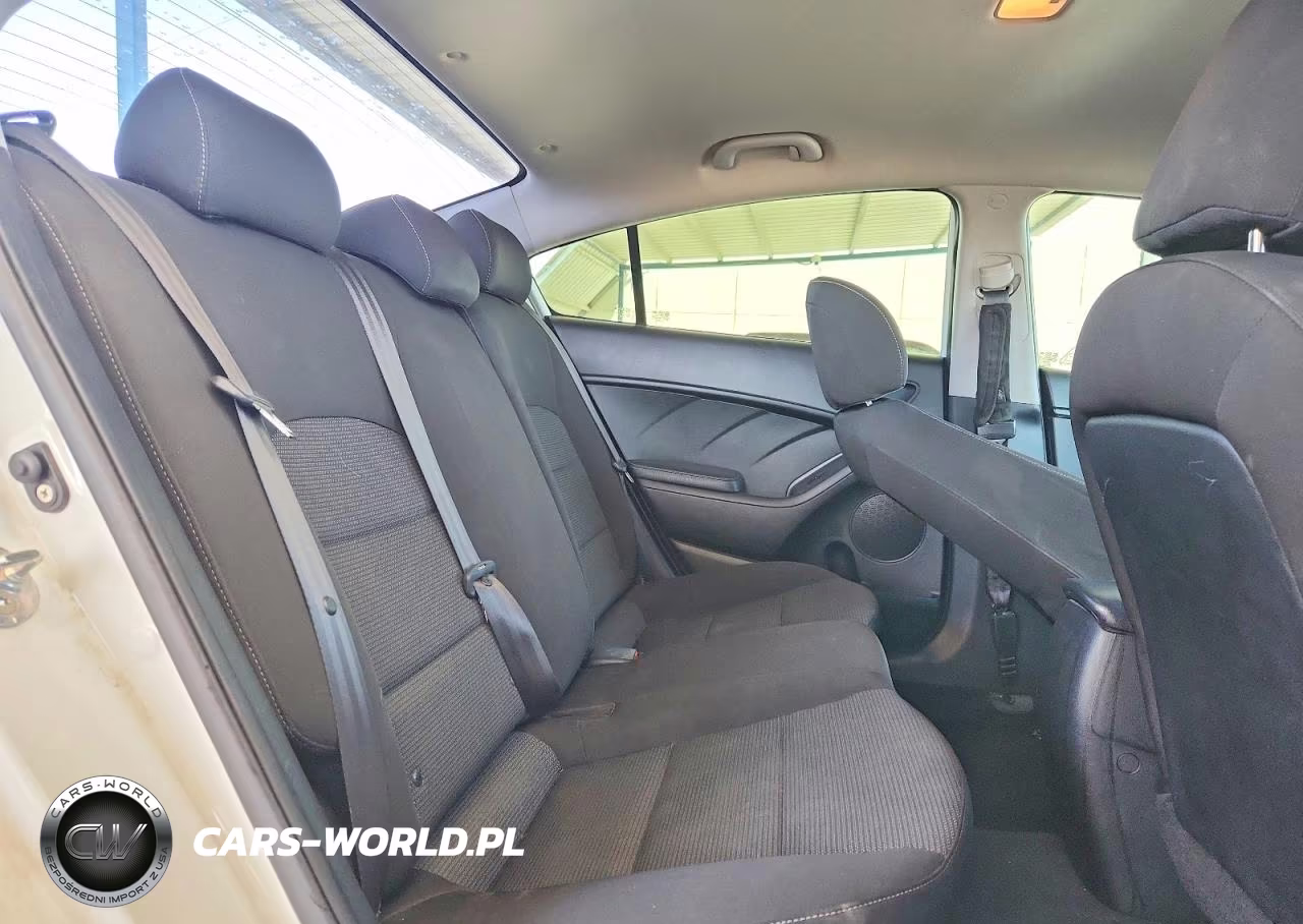 2018 Kia Forte Lx VIN:3KPFK4A77JE276403 - 10