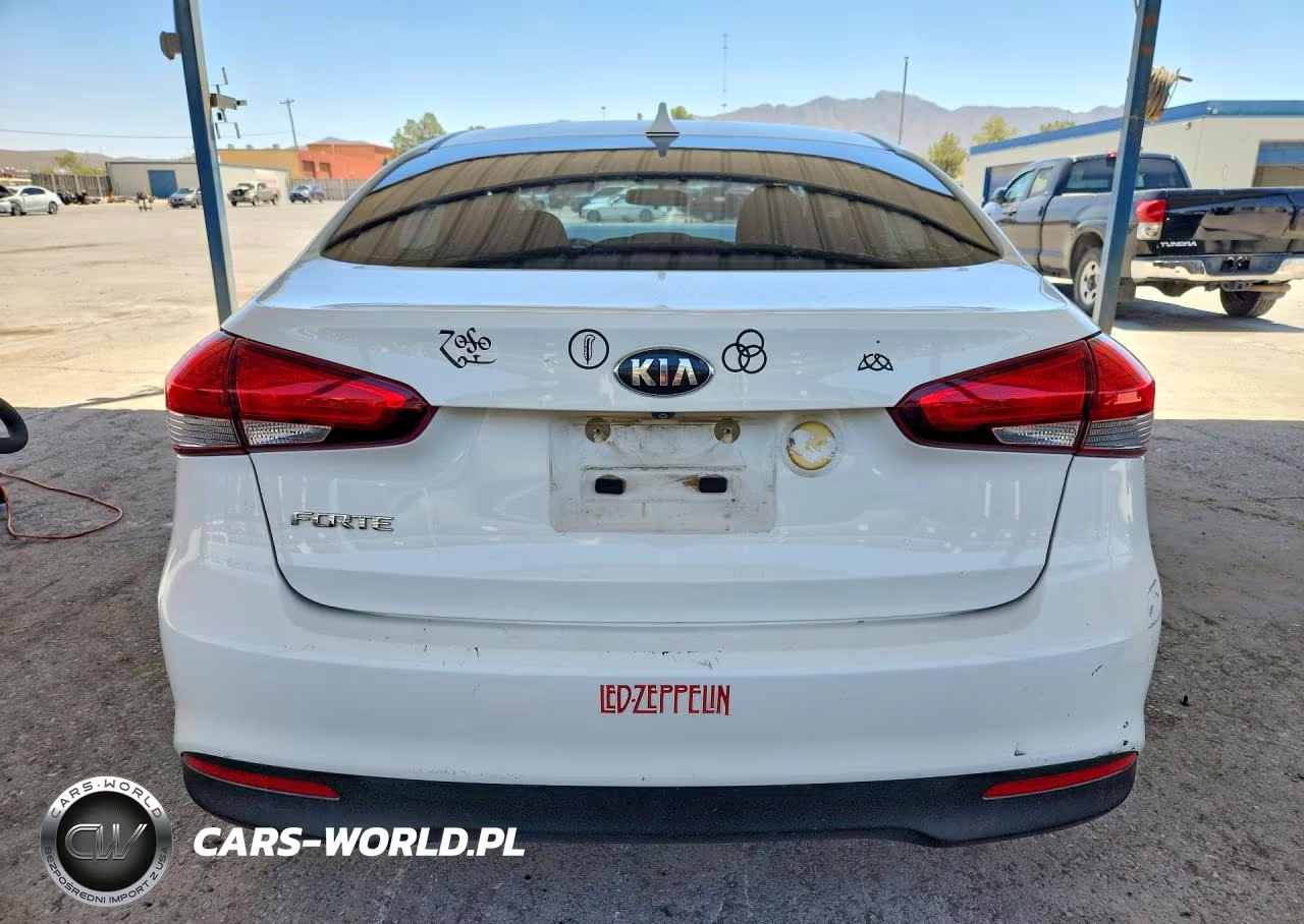 2018 Kia Forte Lx VIN:3KPFK4A77JE276403 - 6