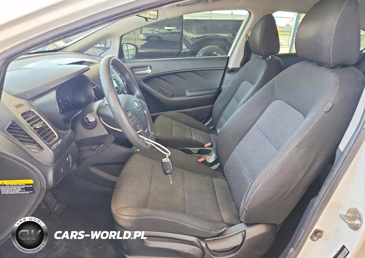 2018 Kia Forte Lx VIN:3KPFK4A77JE276403 - 7