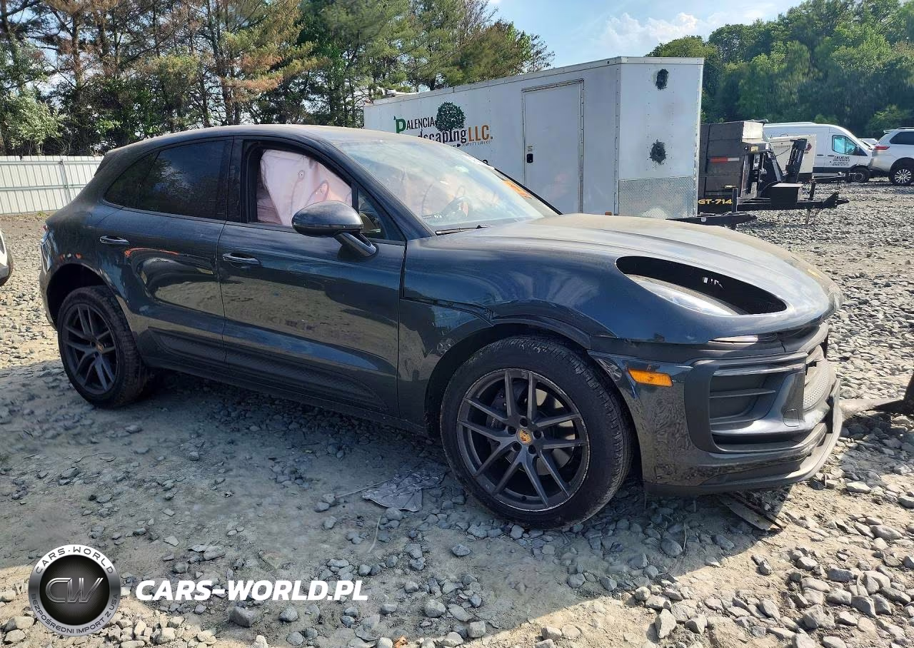 2023 Porsche Macan Base VIN:WP1AA2A51PLB07590 - 4