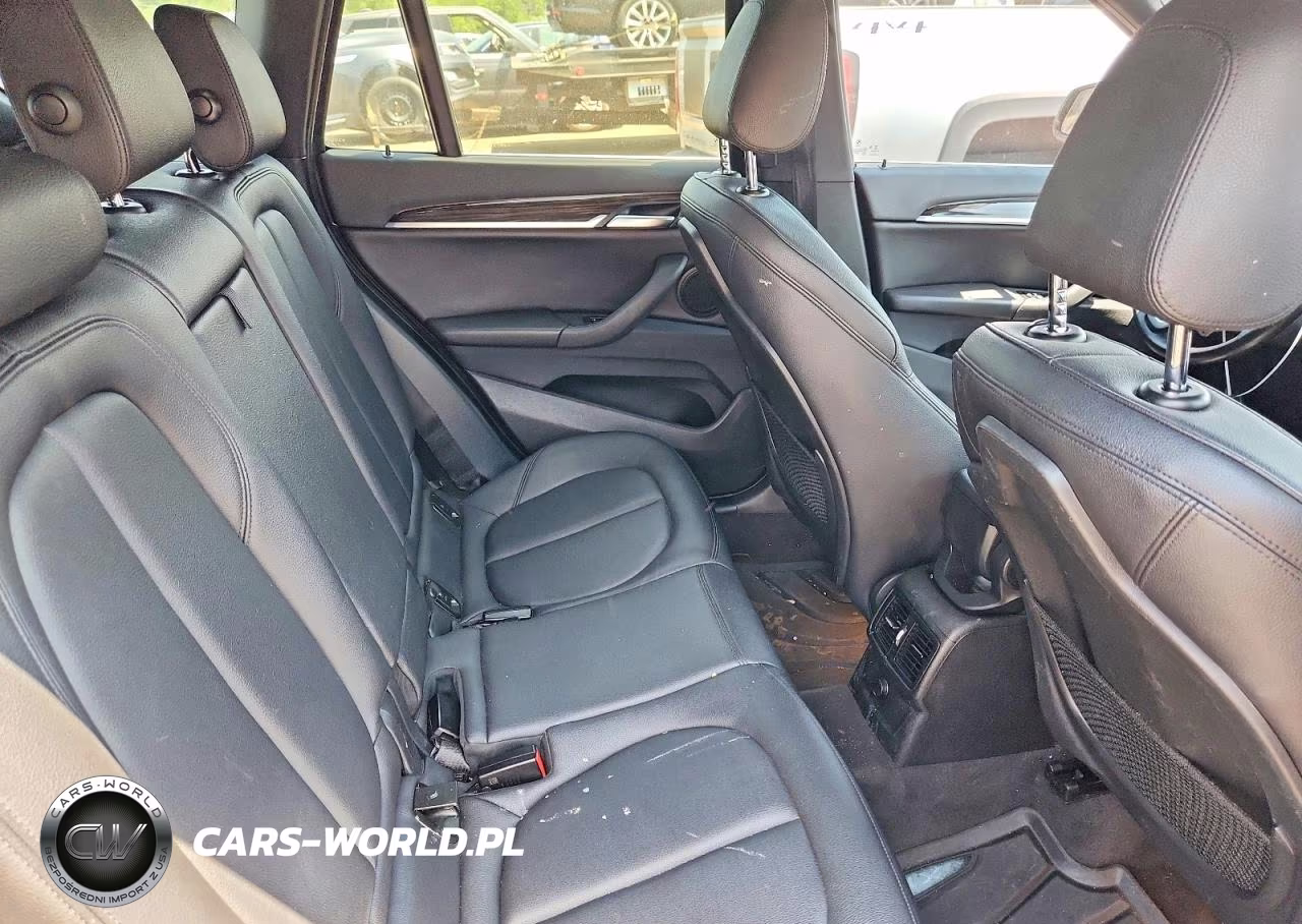 2018 BMW X1 xDrive28I VIN:WBXHT3C34J5L27008 - 11