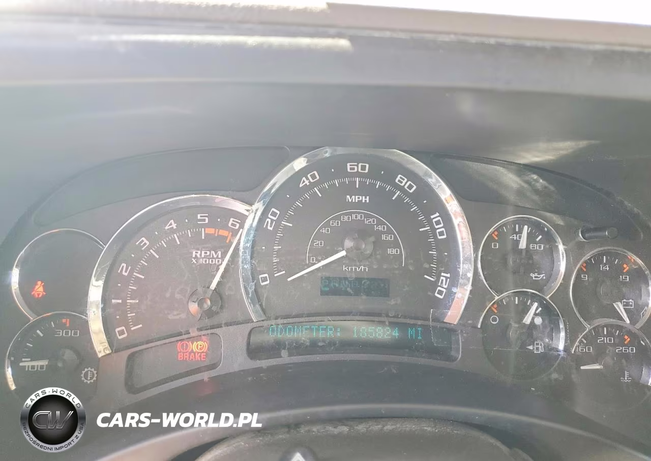 2005 Cadillac Escalade Luxury VIN:1GYEK63N75R179497 - 9