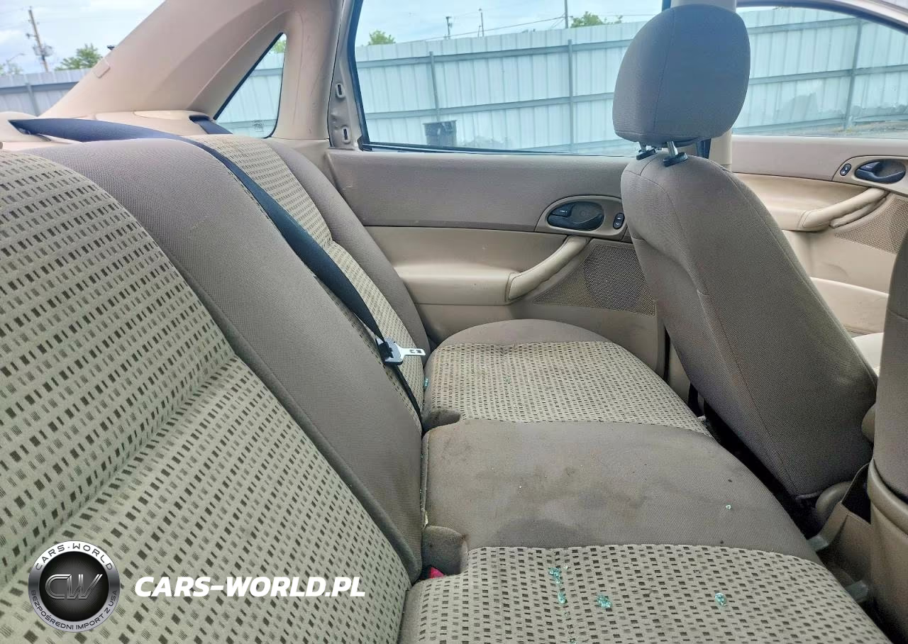 2007 Ford Focus Zx4 VIN:1FAHP34N37W135038 - 10