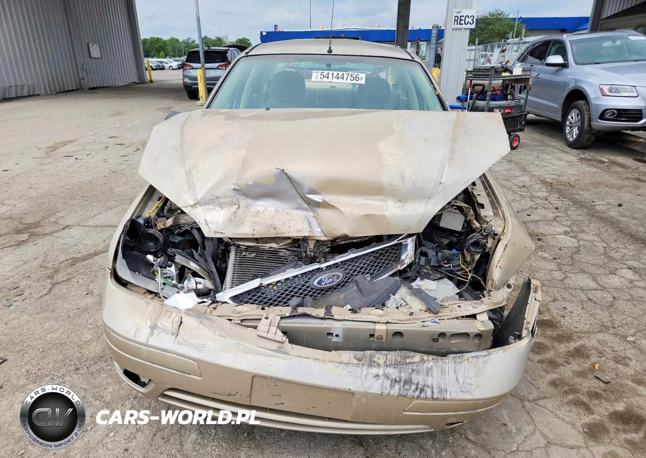 2007 Ford Focus Zx4 VIN:1FAHP34N37W135038 - 5