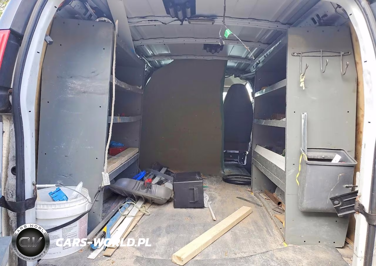2010 Chev Express G1500 VIN:1GCUGADX1A1163665 - 10