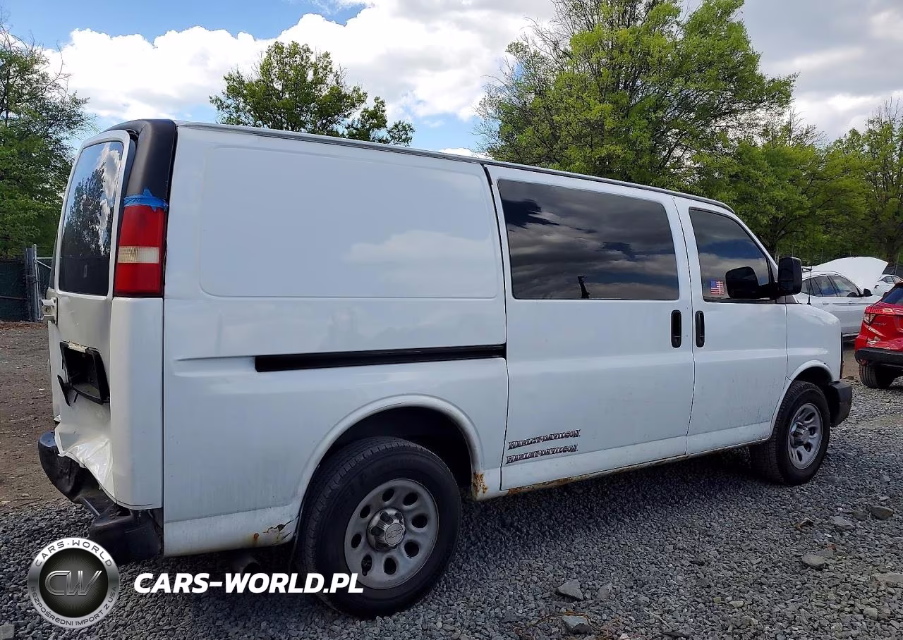 2010 Chev Express G1500 VIN:1GCUGADX1A1163665 - 3
