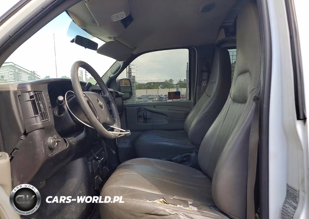 2010 Chev Express G1500 VIN:1GCUGADX1A1163665 - 7