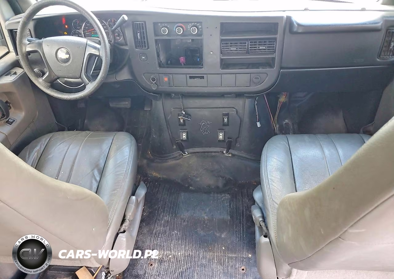 2010 Chev Express G1500 VIN:1GCUGADX1A1163665 - 8