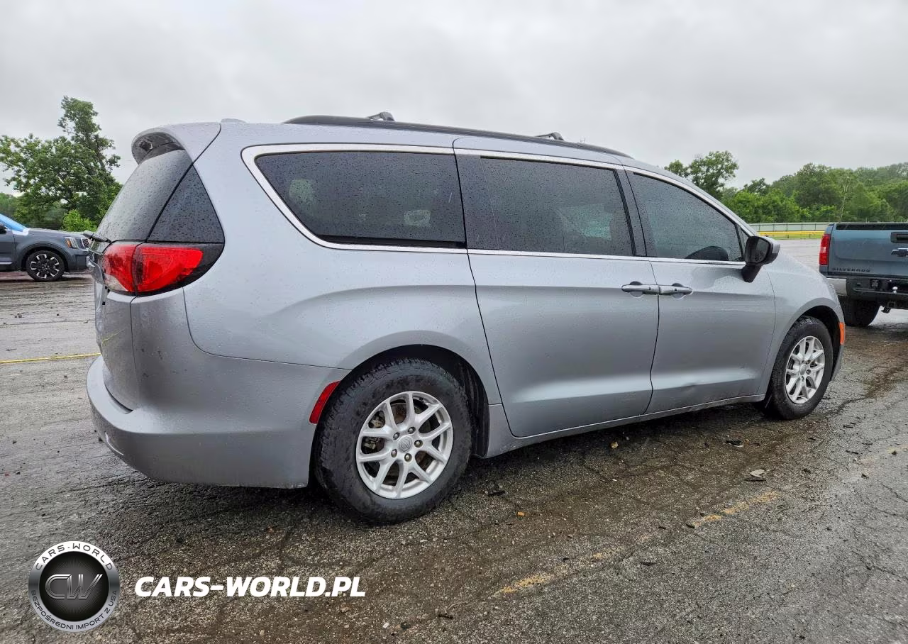 2020 Chrysler Voyager Lxi VIN:2C4RC1DG3LR265484 - 3