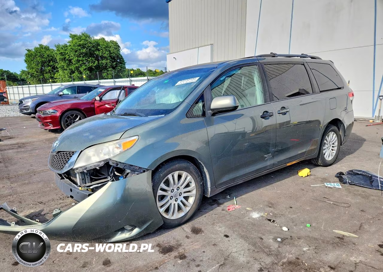 2014 Toyota Sienna Xle 8-Passenger
