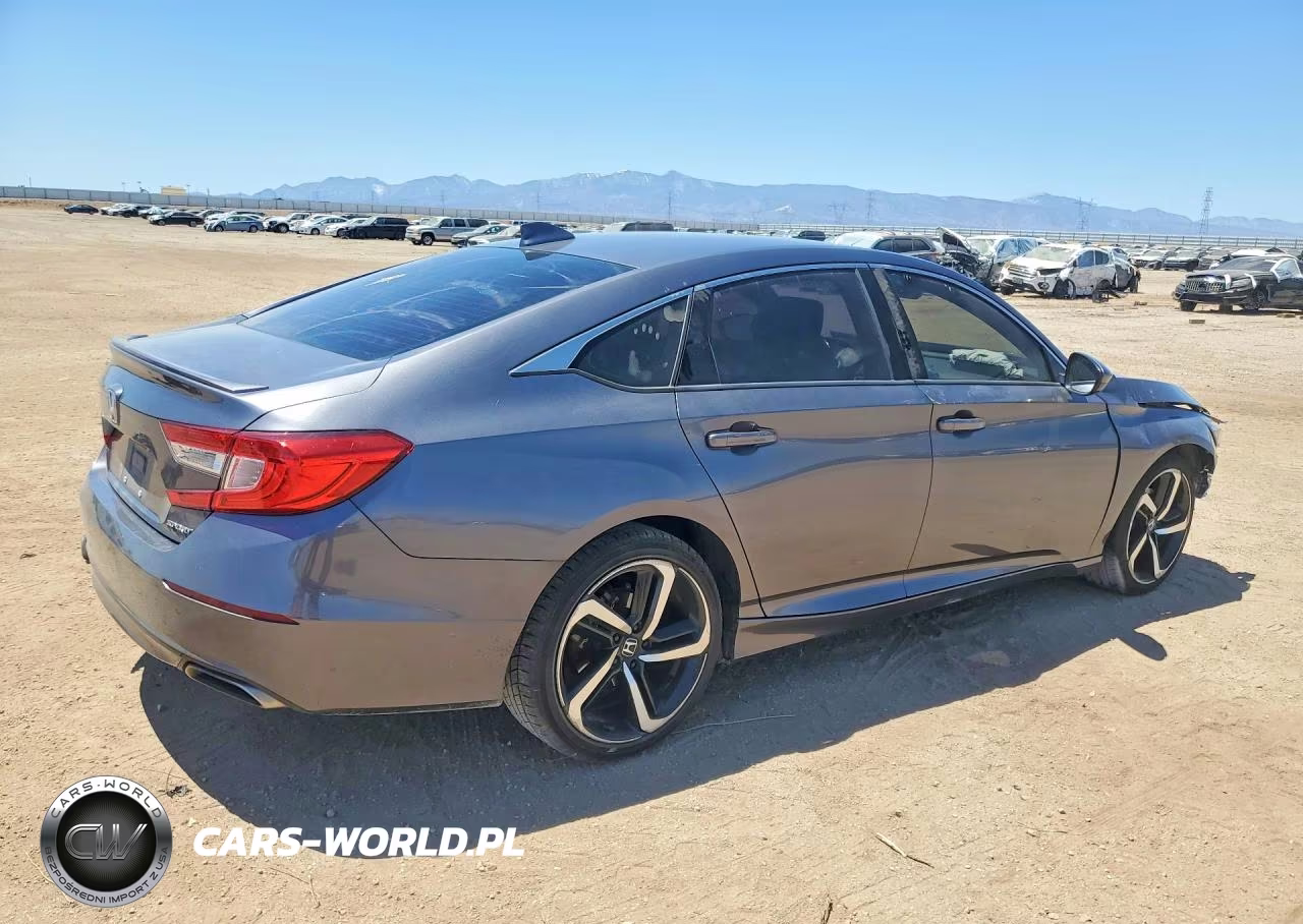 2018 Honda Accord Sport VIN:1HGCV1F3XJA228929 - 3