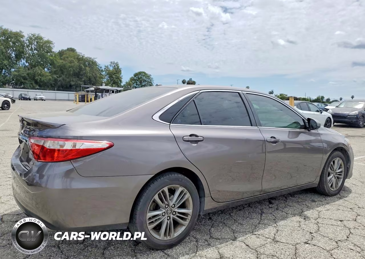 2017 Toyota Camry Se VIN:4T1BF1FKXHU376677 - 3