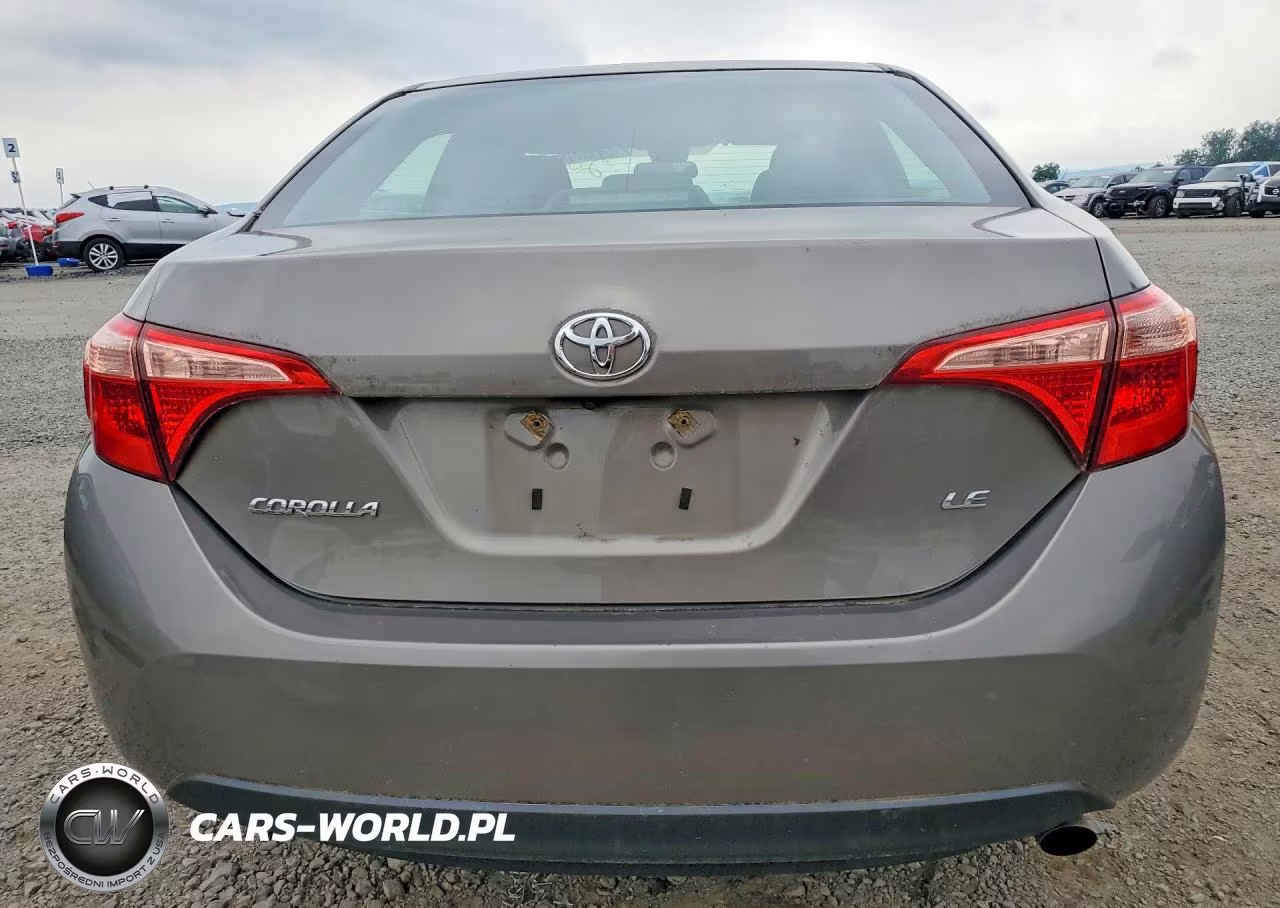 2018 Toyota Corolla Le VIN:2T1BURHE0JC972061 - 6