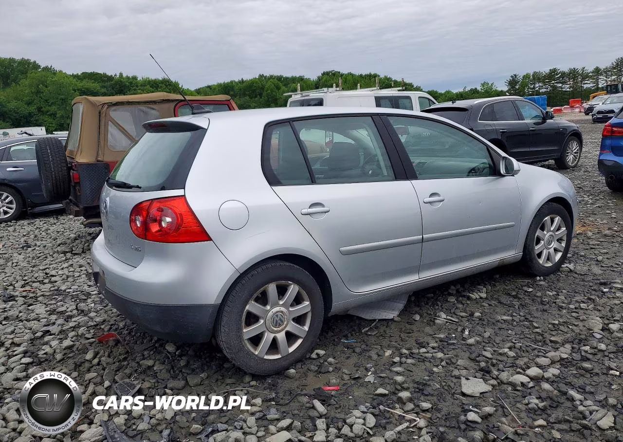 2008 Volkswagen Rabbit VIN:WVWDB71K38W334536 - 3