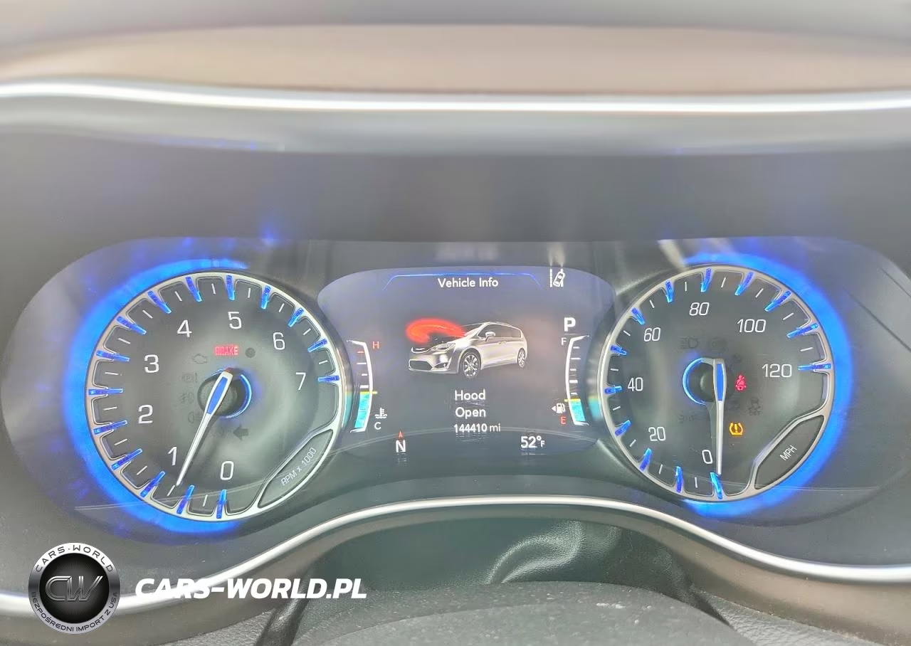 2018 Chrysler Pacifica Touring L Plus VIN:2C4RC1EG0JR321702 - 9