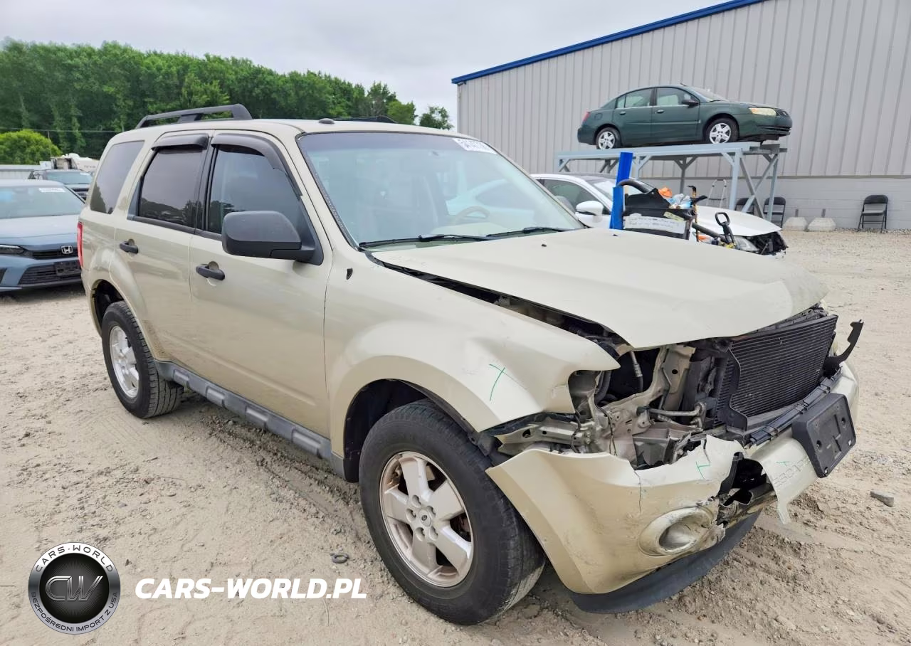 2011 Ford Escape Xlt VIN:1FMCU0DG2BKC16492 - 4